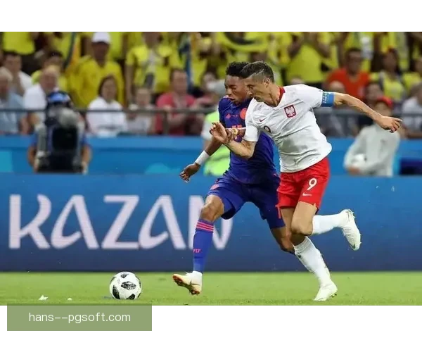 从进攻支点到体系核心解析莱万欧冠赛场战术价值与球队整体博弈